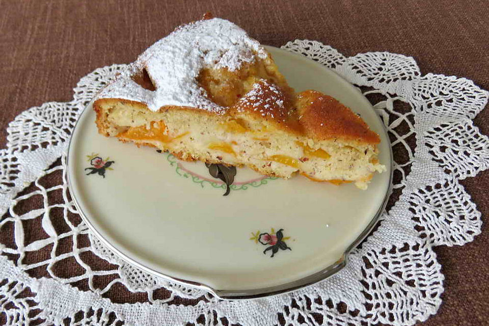 Saftiger Rührkuchen mit Aprikosen