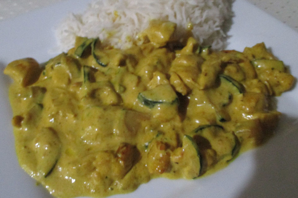 Curryhähnchen mit Zucchini