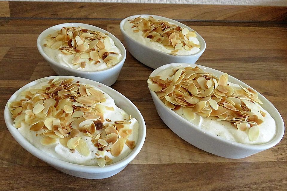 Mascarpone-Kirsch-Mandel Dessert