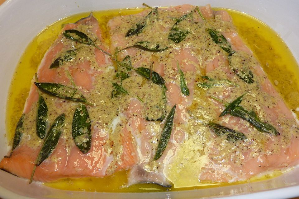 Lachs mit Estragon-Senf-Butter