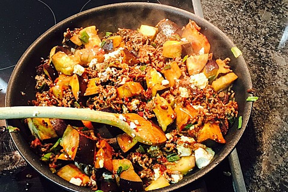 Aubergine-Hackfleisch-Feta-Gemüse