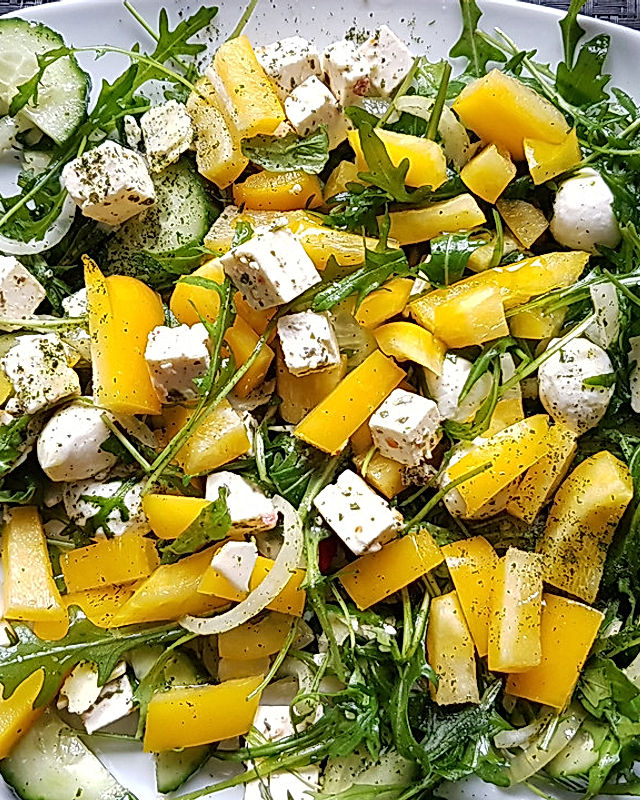 Gersten-Paprika-Salat mit Rucola und Schinken