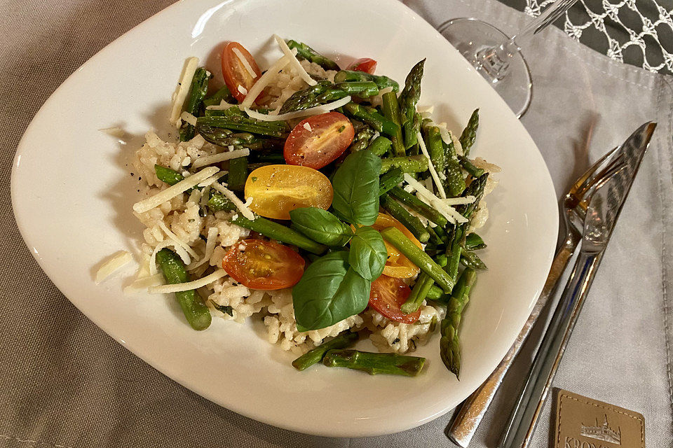 Grünes Spargelrisotto