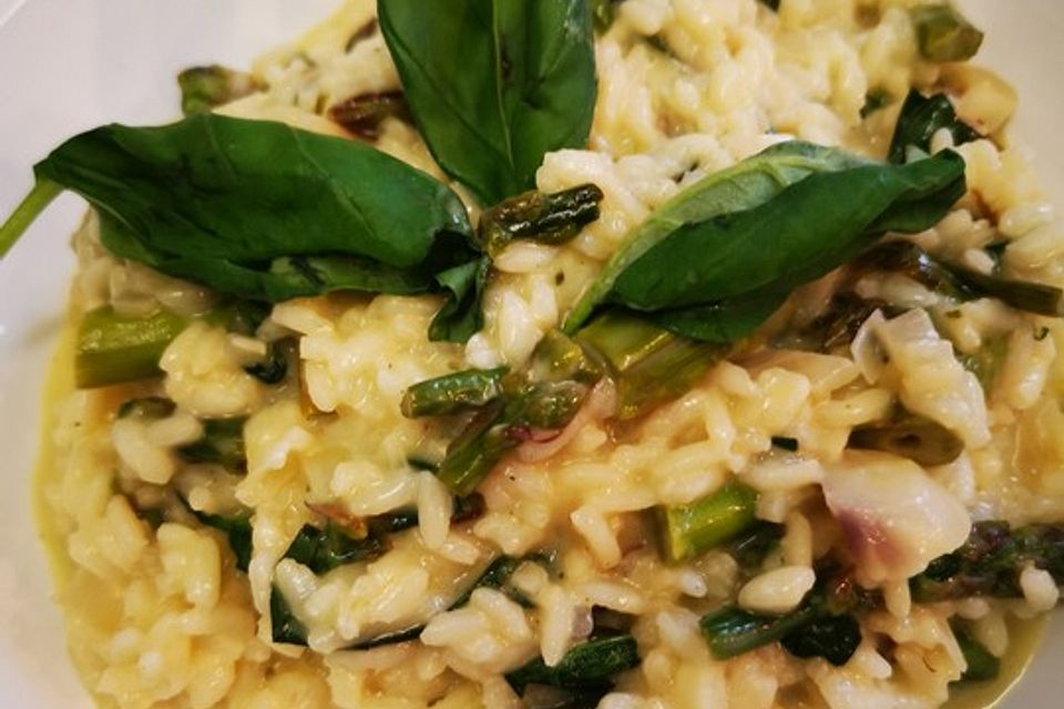 Grünes Spargelrisotto