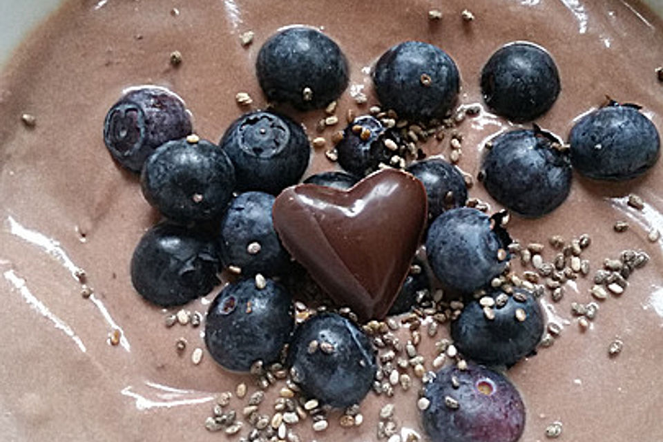 Baileys Mousse mit Heidelbeeren