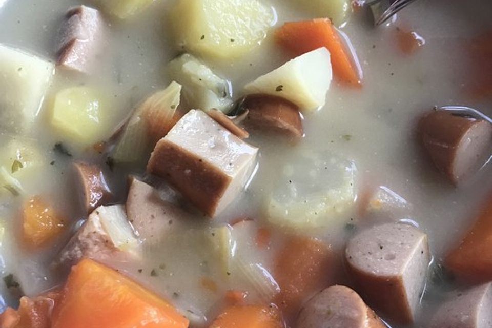 Kalorienarme Kartoffelsuppe mit Wiener Würstchen  LF30