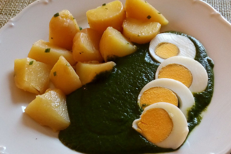 Hähnchenfilet auf Bärlauchspinat mit Süßkartoffelpüree