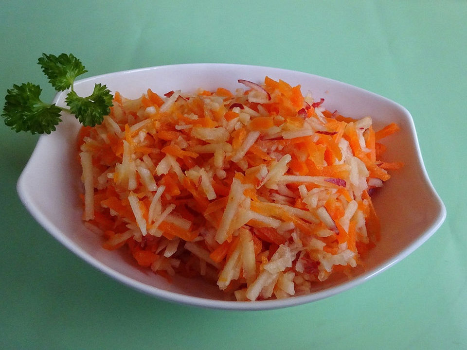 Apfel-Möhren-Salat von StinaBallerina| Chefkoch