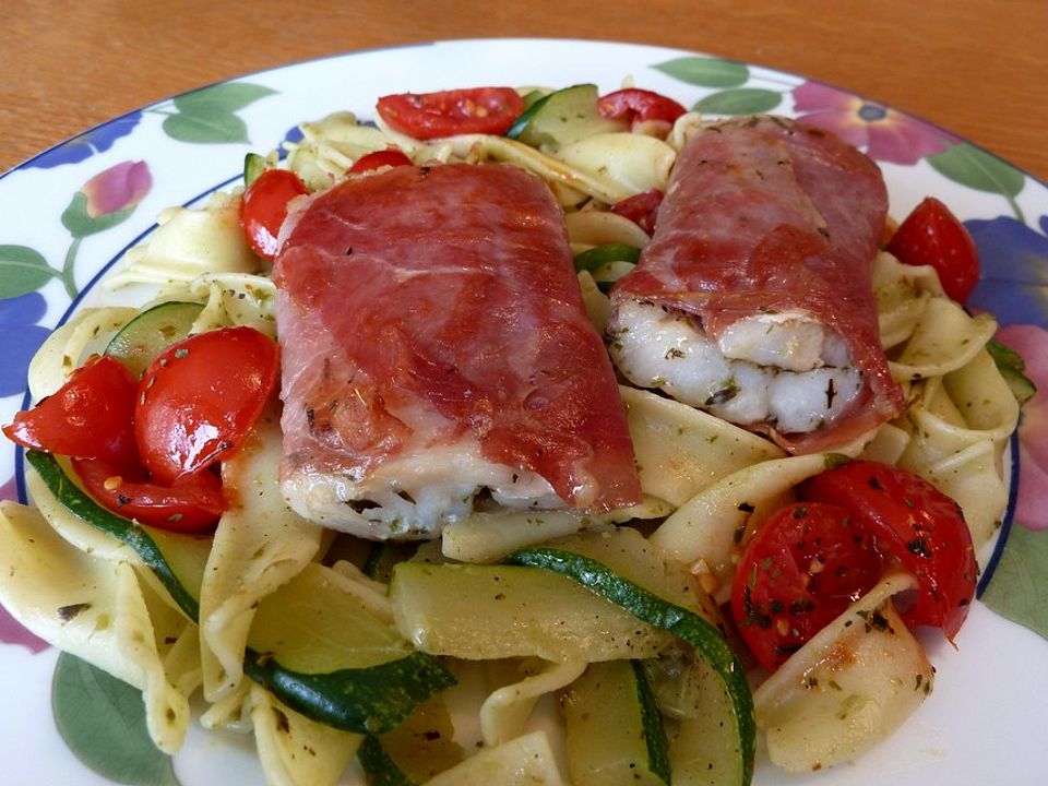 Nudeln mit Pesto und gebratenem Zander von kilian2502| Chefkoch