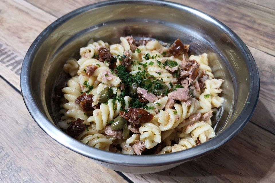 Mein Lieblings-Nudelsalat mit Thunfisch und Kapern