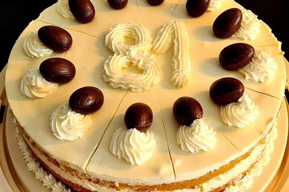 Ostertorte mit Joghurt - Eierlikör Kirschfüllung Ostertorte mit Joghurt - Eierlikör Kirschfüllung
