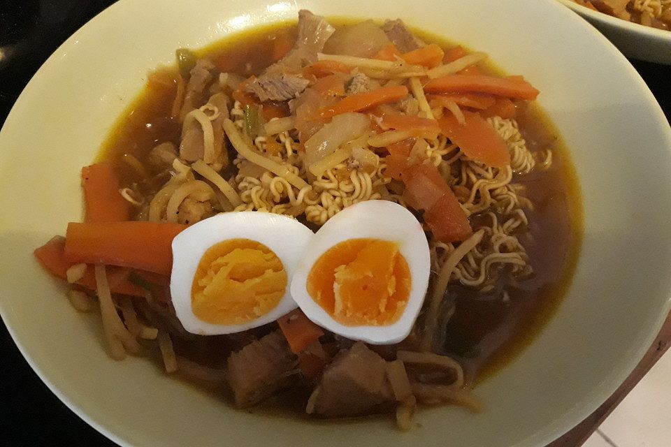 Ramen - Japanische Nudelsuppe