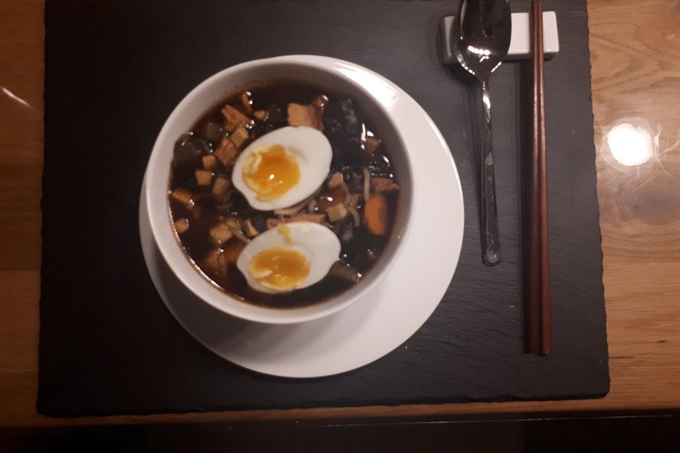 Ramen - Japanische Nudelsuppe