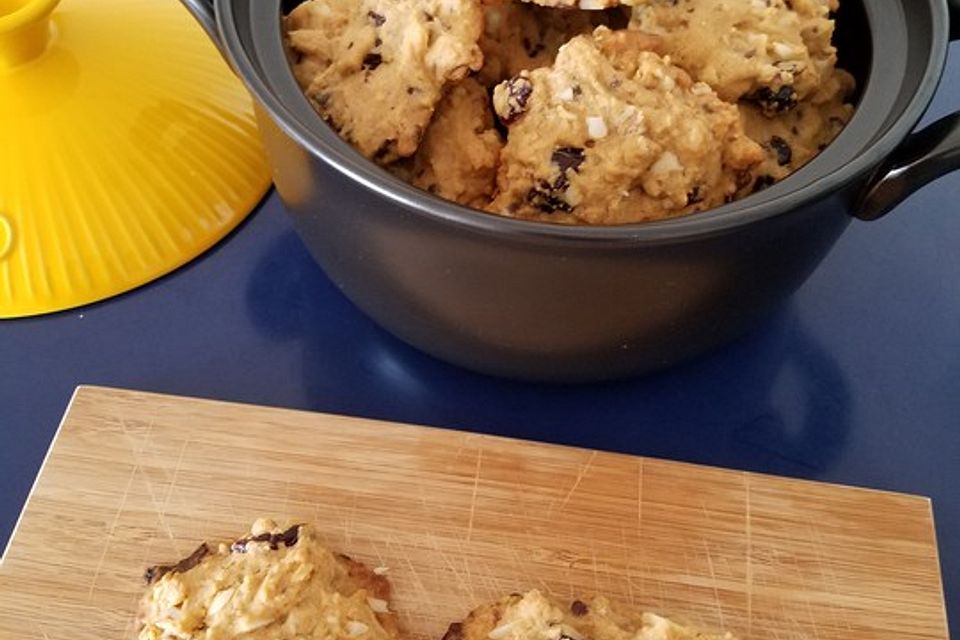 Macadamia - Cranberry Cookies