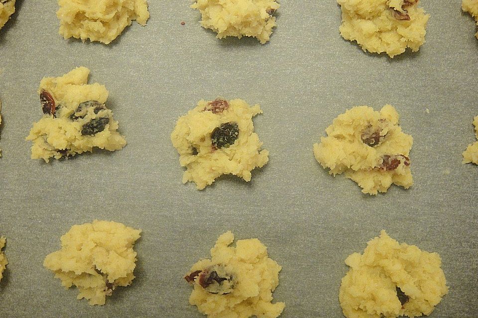 Macadamia - Cranberry Cookies