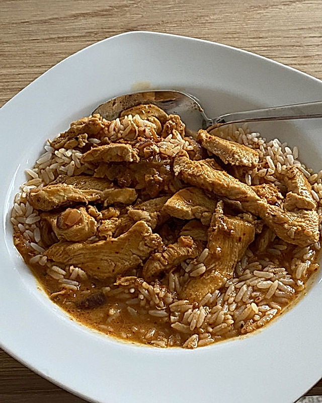 Hühnchen-Kokos-Curry mit Reis