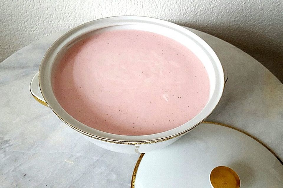 Holunderblüten-Erdbeermousse