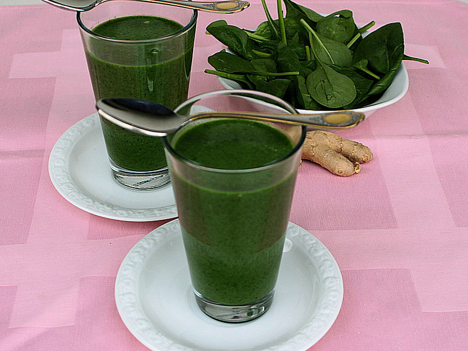 Spinat-Smoothie mit Orangen, Bananen und Mandeln von tennisplatz| Chefkoch