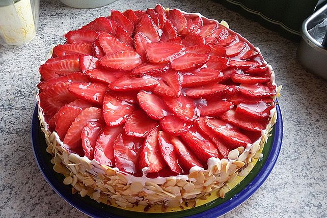 Erdbeertorte mit Vanillecreme von cakeadily| Chefkoch