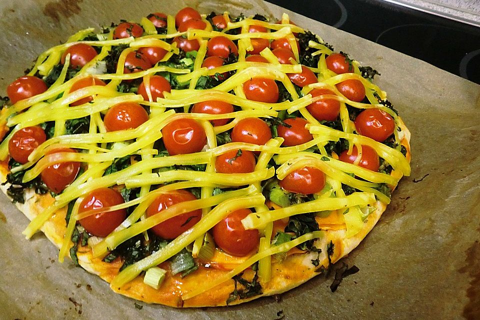 Vegane Wildkräuter-Pizza