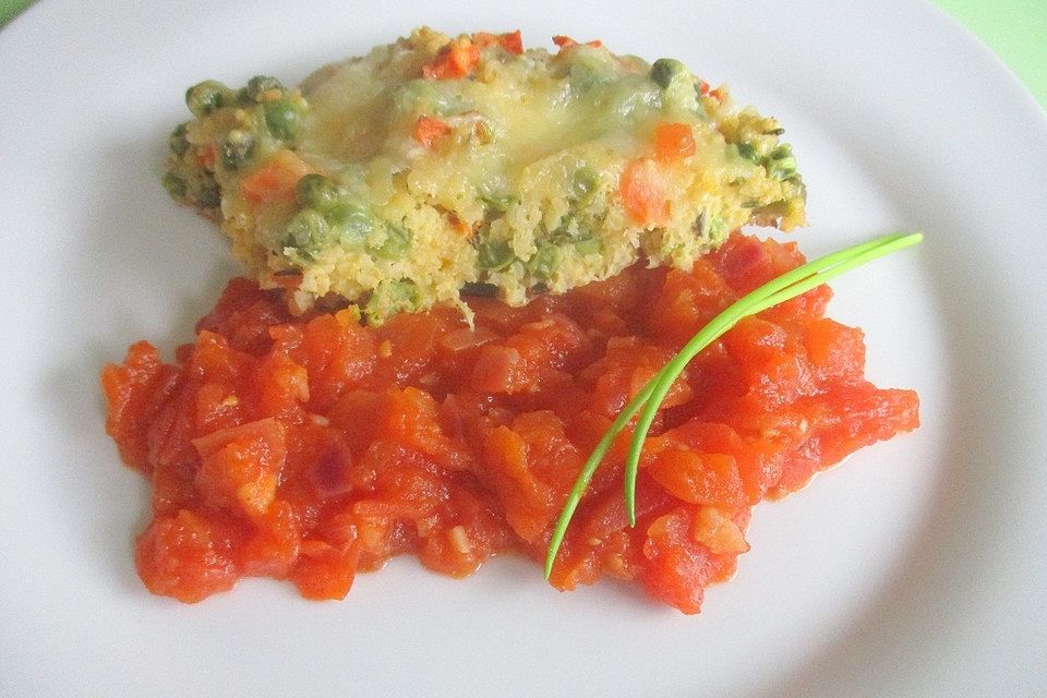 Hirse-Erbsen-Möhrenauflauf mit Tomatensugo