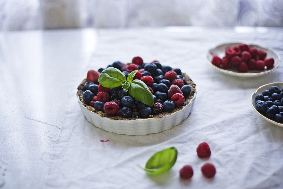 Vegane Beeren-Tarte ohne Backen