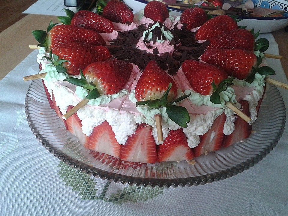 Erdbeer - Yogurette - Torte von Lilli24670| Chefkoch