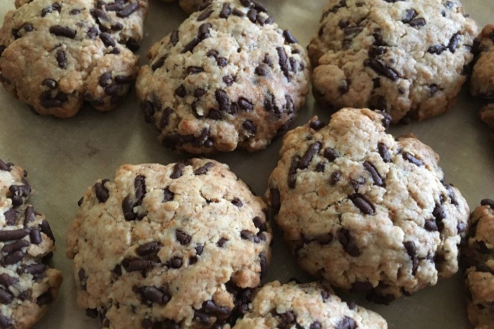 Vegane Chocolate Chip Cookies mit Mandel- und Dinkelmehl