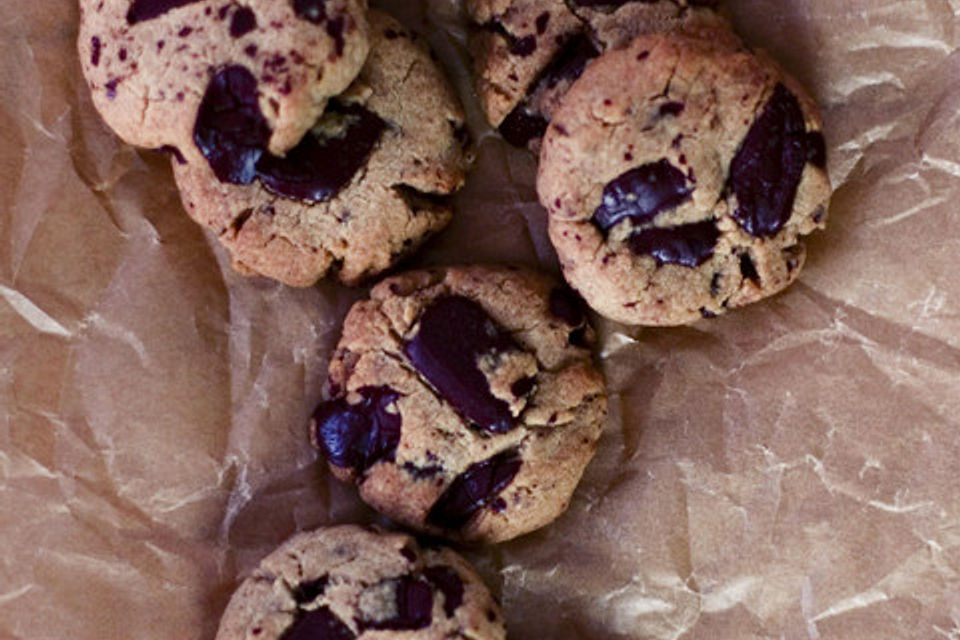 Vegane Chocolate Chip Cookies mit Mandel- und Dinkelmehl