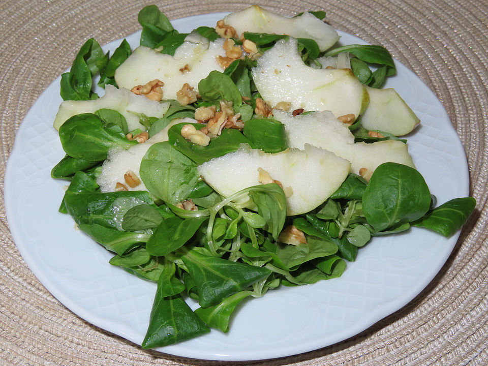 Feldsalat mit Apfel und Walnüssen von skey| Chefkoch