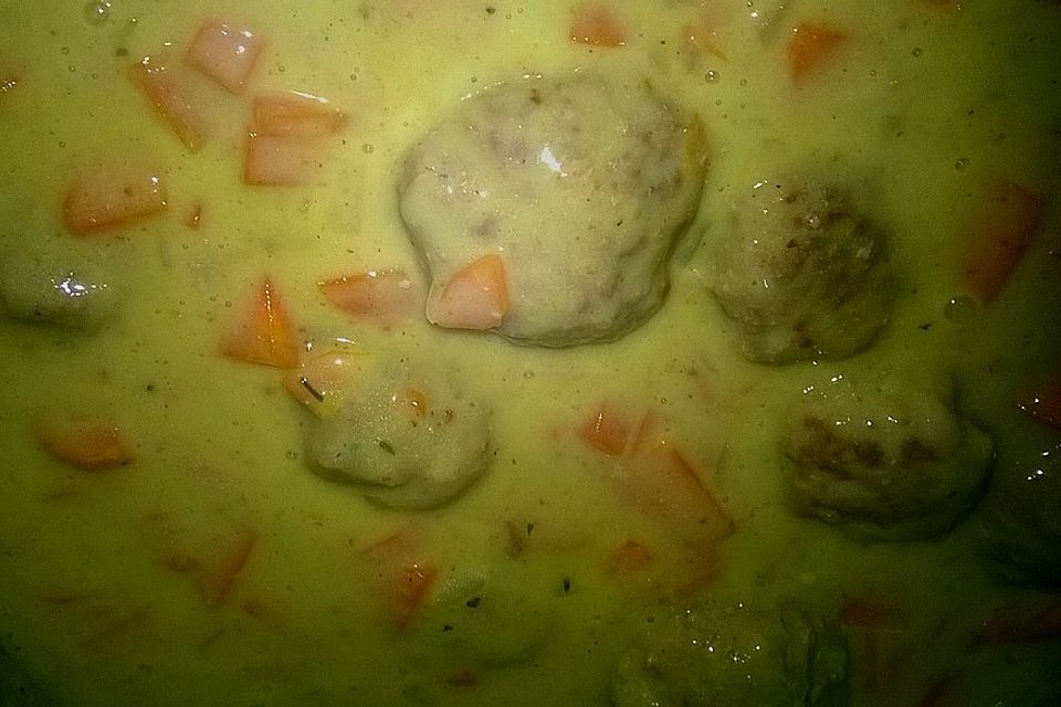 Hackbällchen in Currysauce