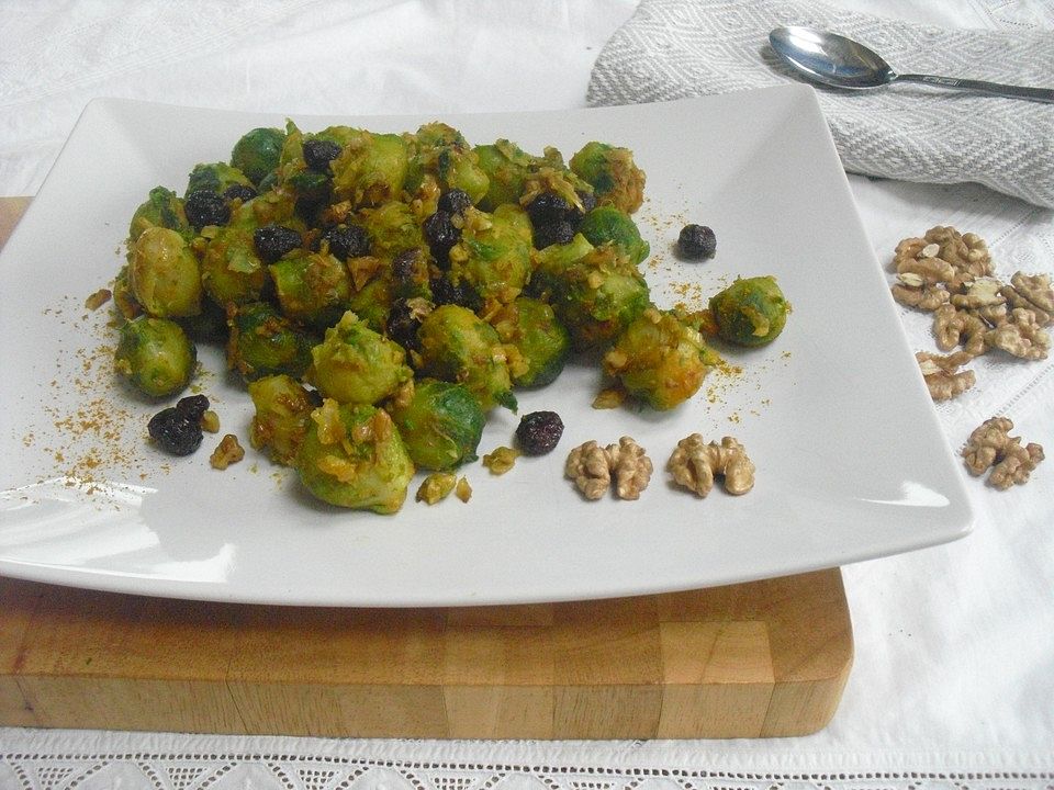 Rosenkohl mit Cranberries und Walnüssen von Wildblütenhonig| Chefkoch