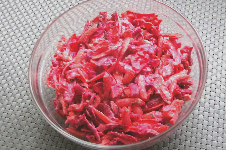 Rote Bete Salat mit Karotte