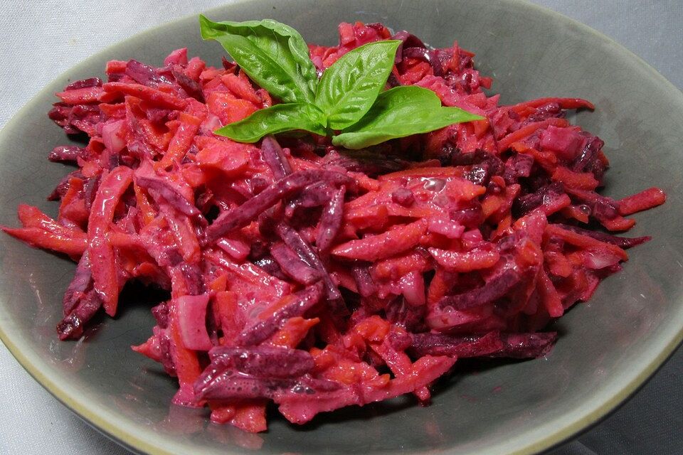 Rote Bete Salat mit Karotte