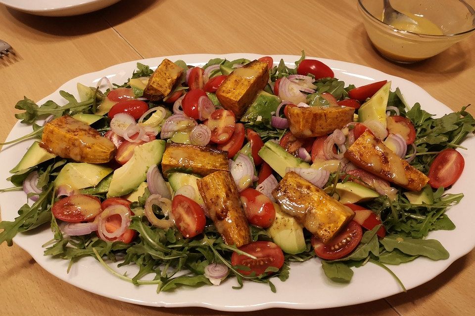 Herbstsalat mit gerösteten Süßkartoffeln