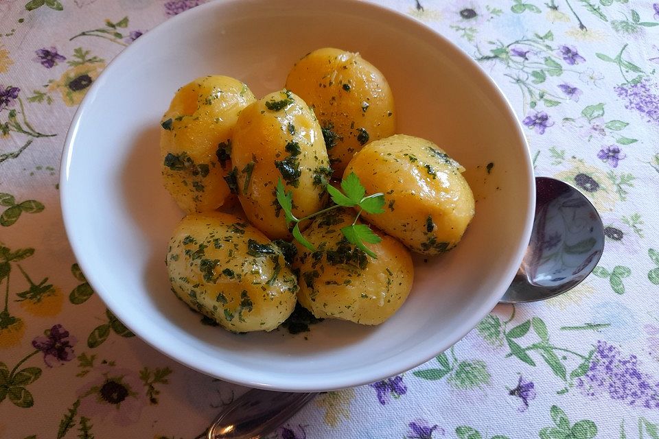 Petersilienkartoffeln in Albaöl gebraten