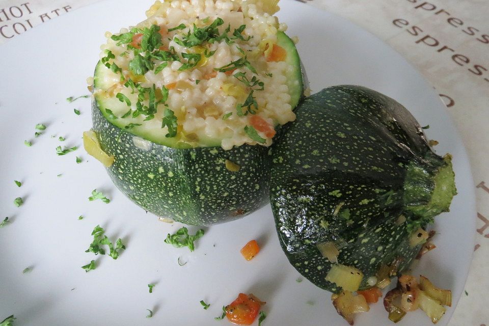 Runde, gefüllte Zucchini