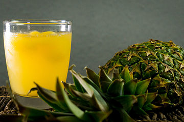Ananas-Eistee mit grünem Tee