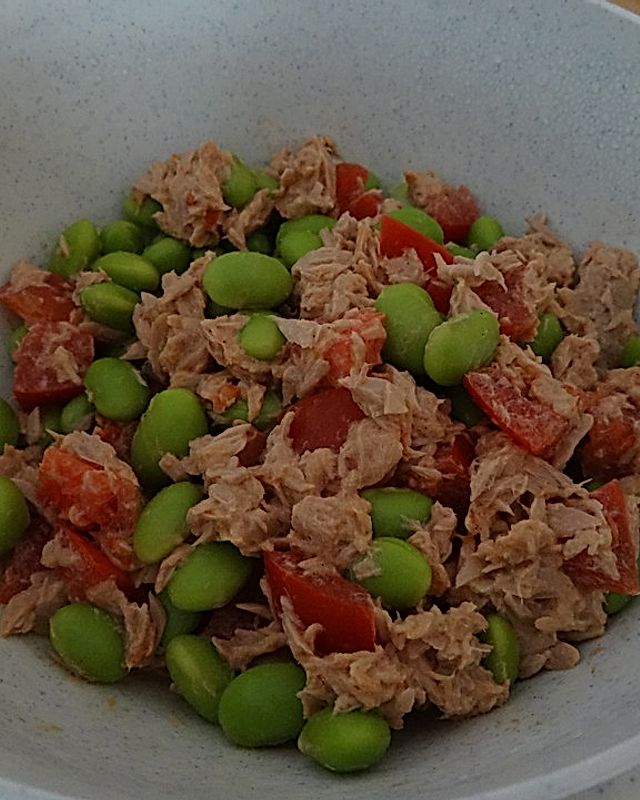 Edamame-Thunfisch-Salat mit Tomaten