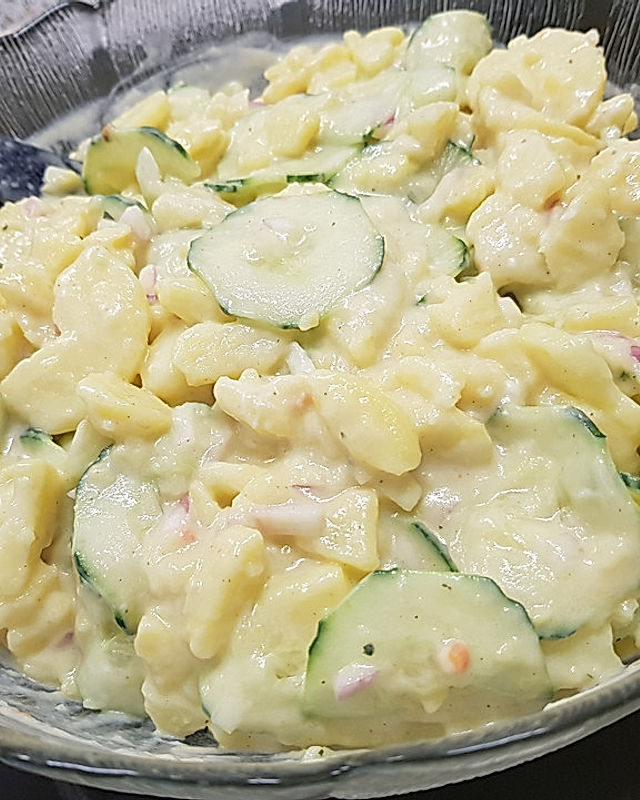 Kartoffel-Gurken Salat mit Joghurt und Zitrone