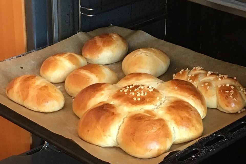 Süße Milchbrötchen Süße Milchbrötchen