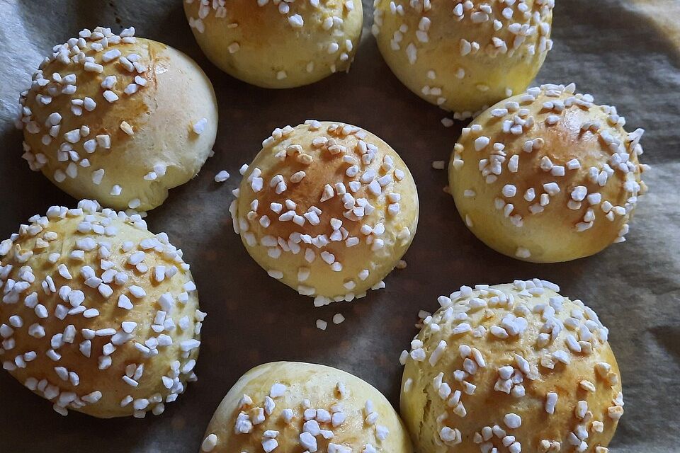 Süße Milchbrötchen Süße Milchbrötchen