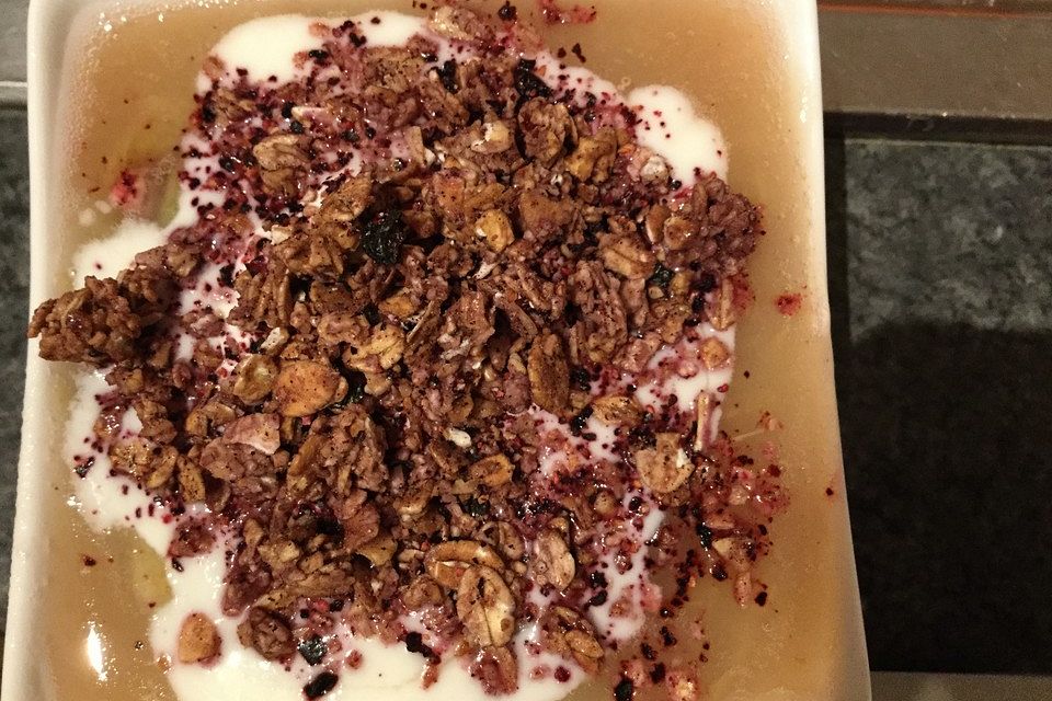 Rhabarber-Apfelmus-Joghurt-Dessert mit Biss