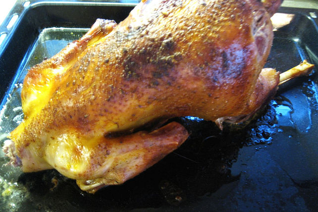 Huhn gefüllt mit Maronen, Nüssen und Pilzen von Aligator123456789| Chefkoch Huhn gefüllt mit Maronen, Nüssen und Pilzen von Aligator123456789| Chefkoch