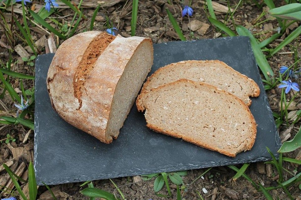 Emmer-Kefir-Flocken-Brot