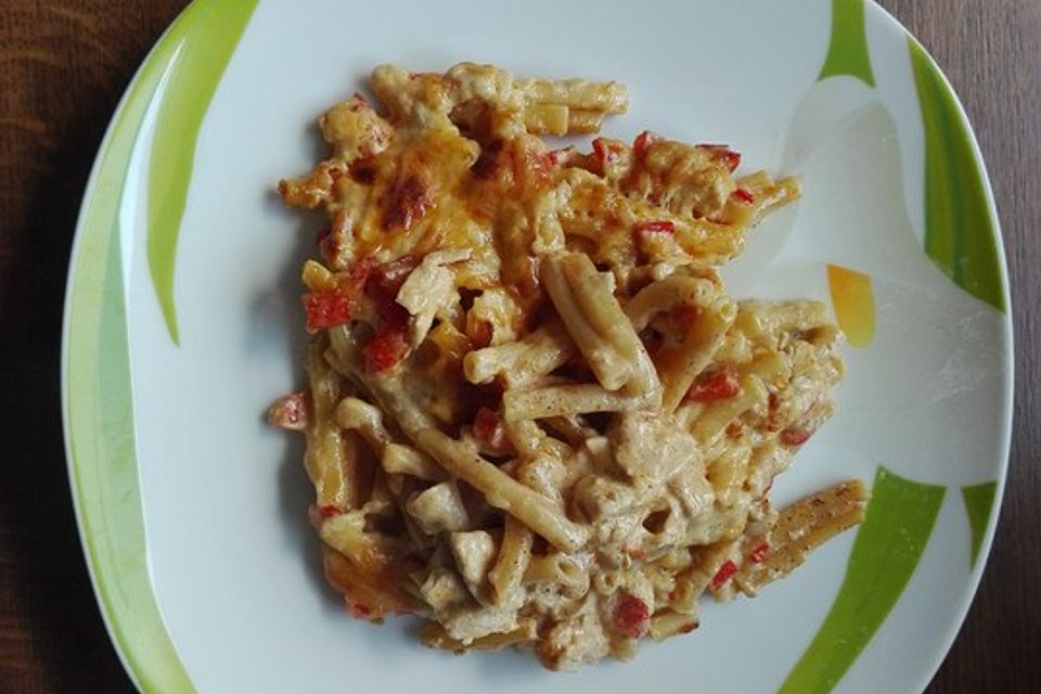 Minnies überbackenes Paprika-Sahne-Huhn mit Nudeln