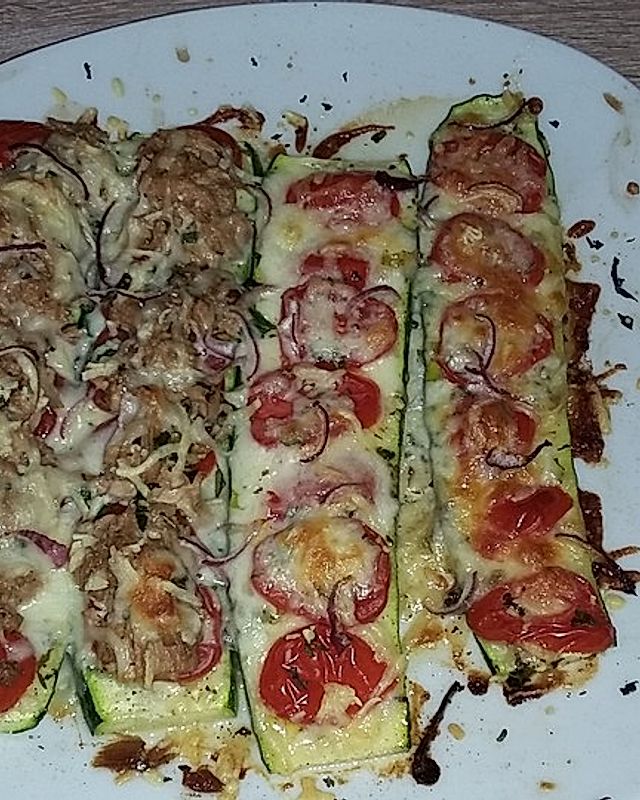 Belegte, mediterrane Zucchini