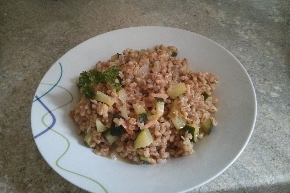 Dinkel-Zucchini-Risotto mit Räucherlachs