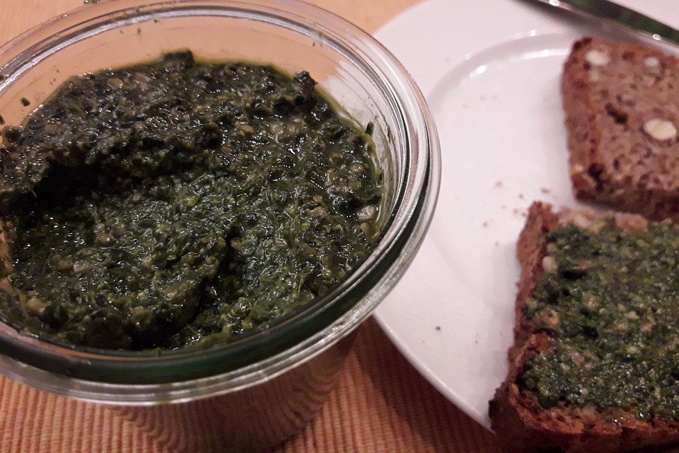 Wildkräuterpesto