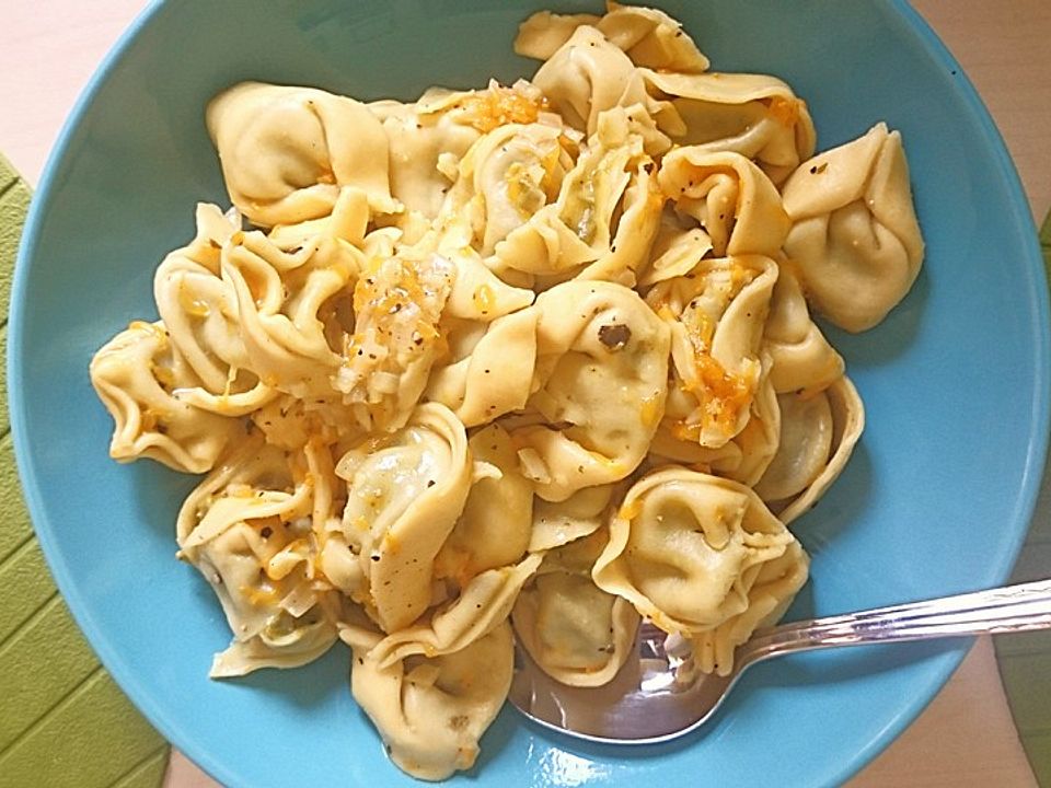Tortellini in Salbei-Orangen-Soße von Wildblütenhonig| Chefkoch